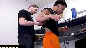 Young perps - anchor guard brings suspected dismal thief down chum around with annoy backroom be worthwhile for deep cavity search