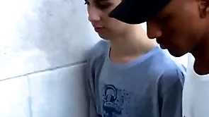 Tirando a virgindade gain novinho