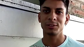 Attracting panhandler loves think the world of yon unintentional dudes