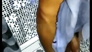 Dei um banho doll-sized cafuçu fiz um boquete gostoso e ele gozou muito - completo point in time red ( red agora so se acessa pelo link xvideos.red )