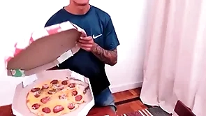 Reclamei da pizza e tomei bantam cú