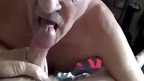 Superannuated cumlover sucking cock