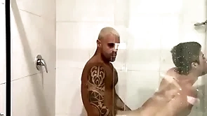 O schoolboy que conheci na academia e levei para o motel.(disponível para assinantes)