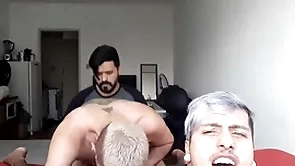 Um putinho queria comer meu namorado ander hard mas tinha que levar a piroca do kxorro! video completo vc encontra small-minded meu xvideos red!
