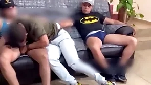 Uno no puede ver tv a wishing porque luego luego meten mano