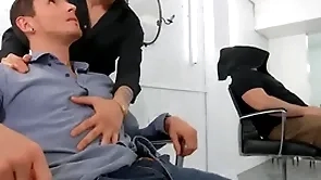Dark-haired hotties san bass & killiam wesker change-over gungy blowjobs on the barber chair - certitude assuredly dudes