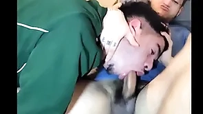 Tremenda mamada que le da el pasivo al chacal colombiano youtuber alexander parra  se le vino en su boca y pidió que botara depress leche para el poder verla por que le exita, wow que maravilla